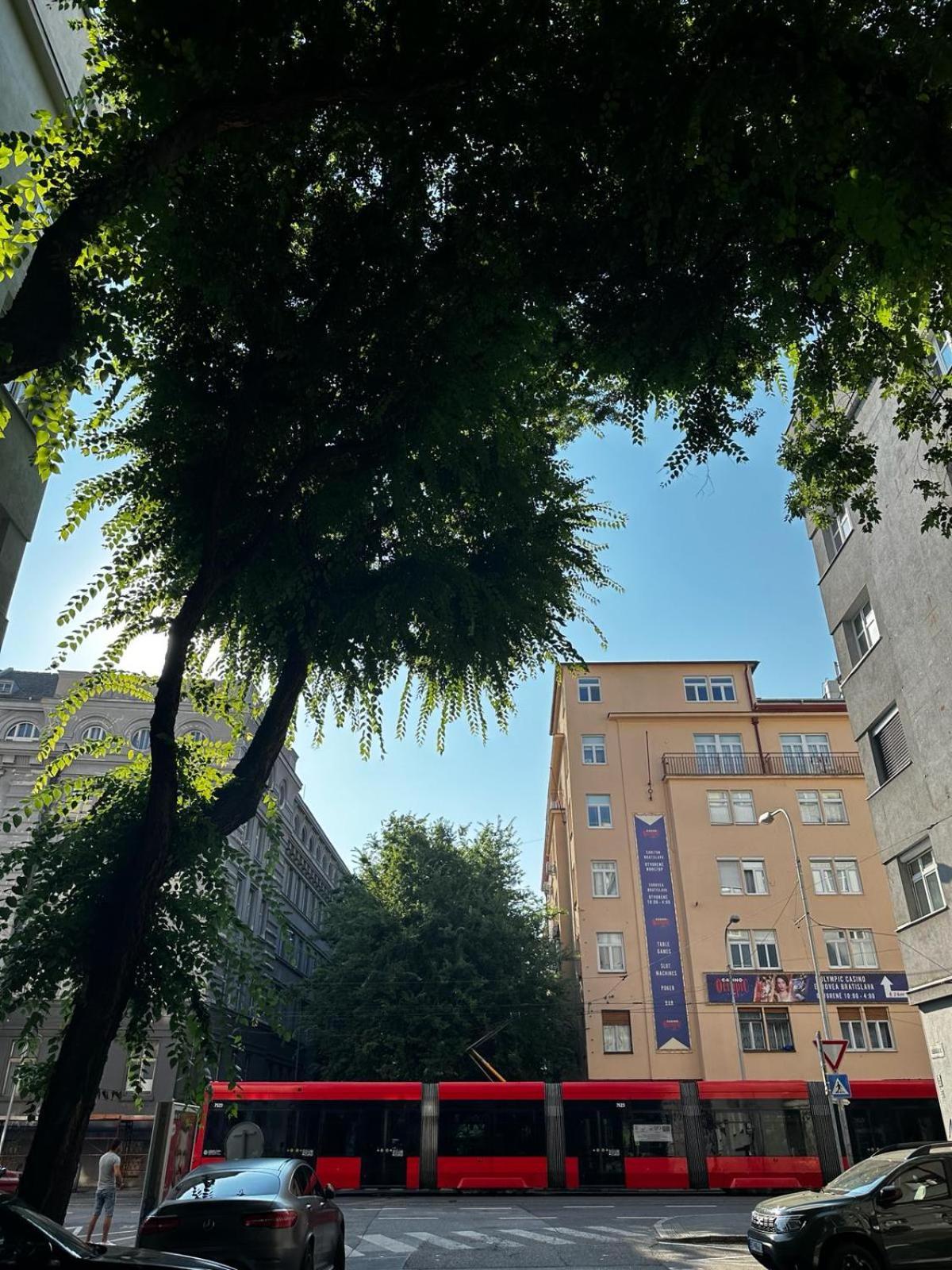 Appartamento Urban Zenhouse No.2 - Breakfast Included Bratislava Esterno foto